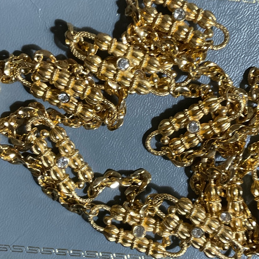 CAMROSE & KROSS Luxurious Gold TONE no TARNISH  Necklace with Crystal Details